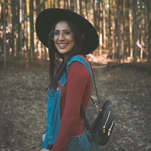 Meet your Posher, Daniela